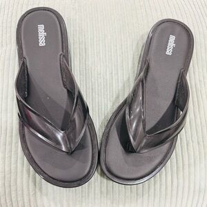 Melissa Black Sandals Sleek Cushioned Flip-Flops